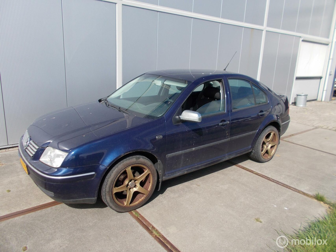Volkswagen Bora - 1.6-16V Zo mee - AutoWereld.nl