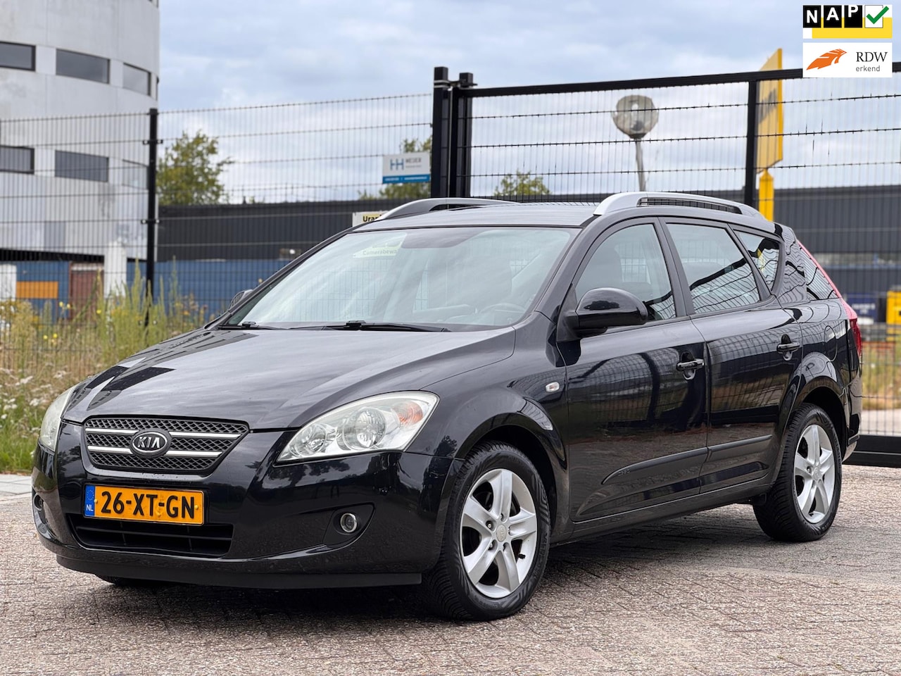 Kia Cee'd Sporty Wagon - 2.0 X-clusive/camera/psensor/navi/stoelverw/leder - AutoWereld.nl