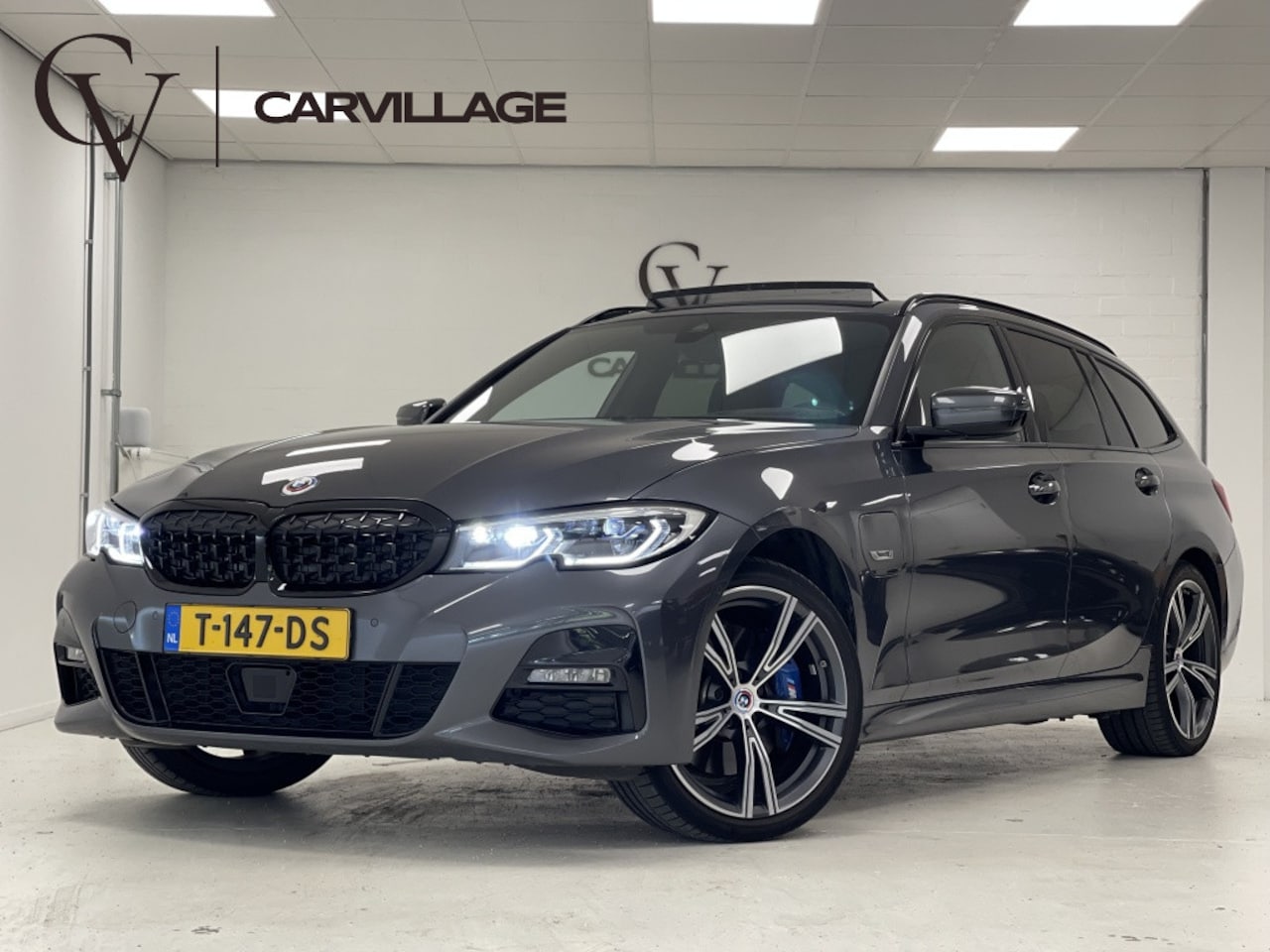 BMW 3-serie Touring - 330e xDrive M-Sport | Adaptief CC | Panoramadak | Trekhaak | - AutoWereld.nl