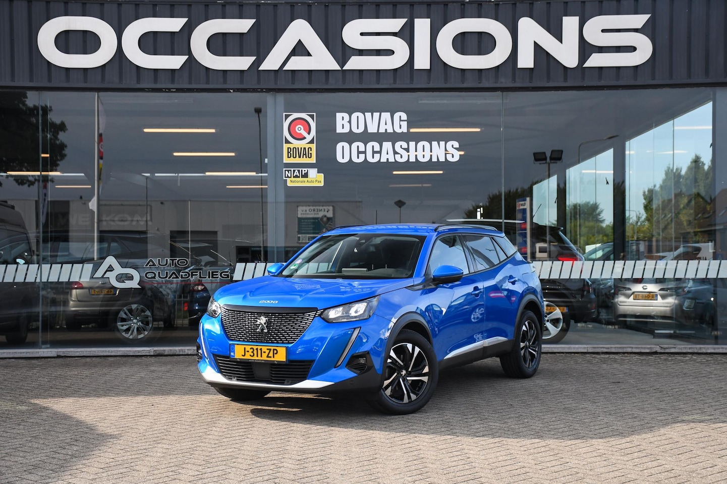 Peugeot 2008 - 1.2 Blue Lease Allure APPLE CARPLAY/ NAVIGATIE - AutoWereld.nl