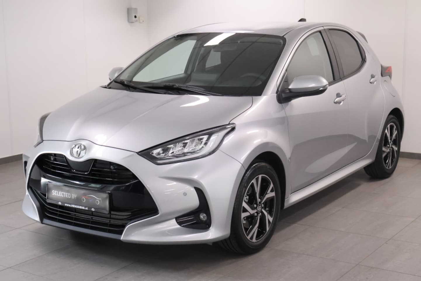 Toyota Yaris - 1.5 Hybride 115 Dynamic + Comfortpack | €3.000 voordeel! - AutoWereld.nl