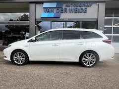 Toyota Auris - 1.8 HYBRID LEASE PRO