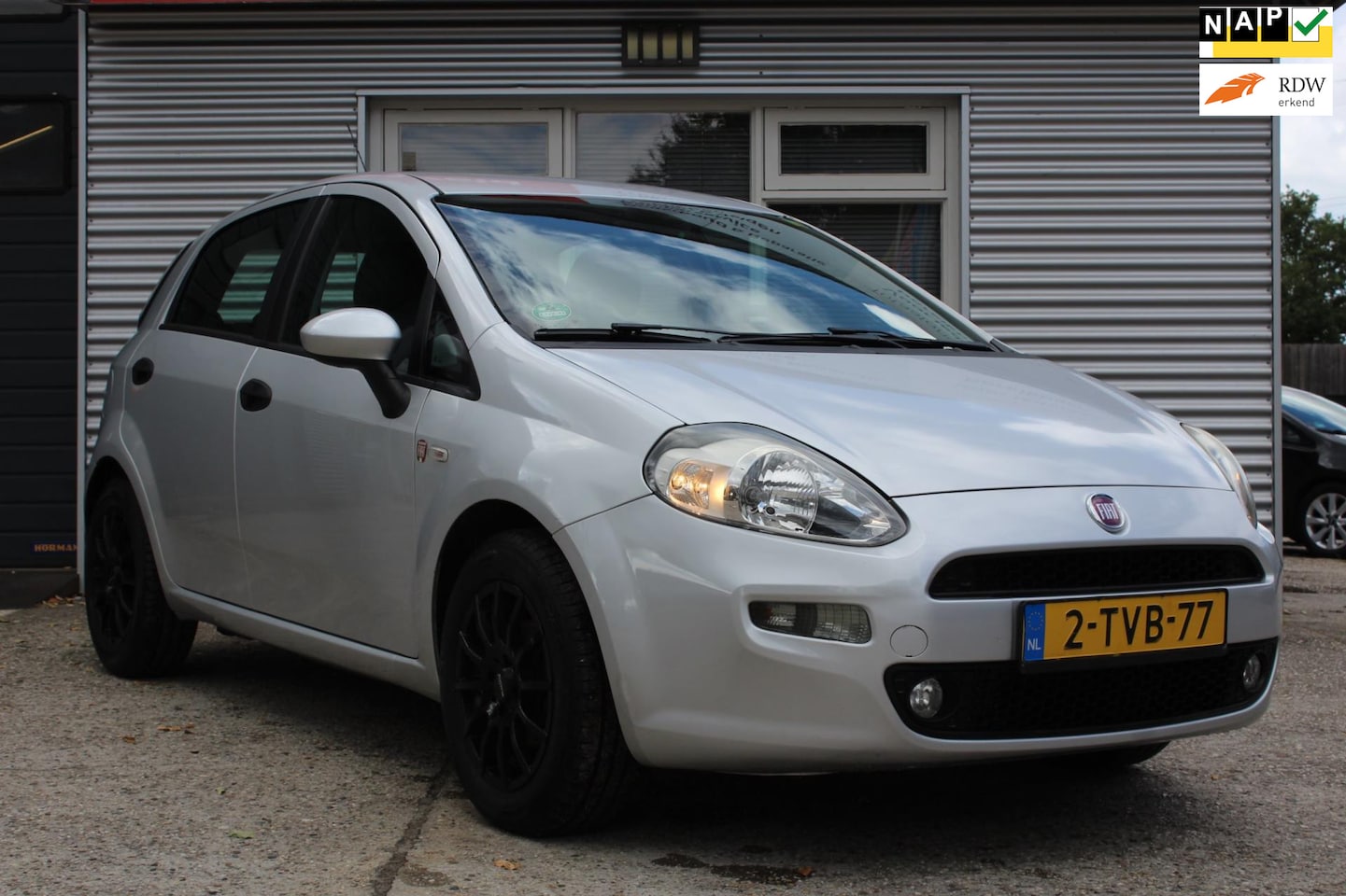 Fiat Punto Evo - 1.2 Pop 1.2 Pop 5-deurs, airco, lm-velgen, nette zuinige auto, wordt geleverd met nieuwe apk en be - AutoWereld.nl