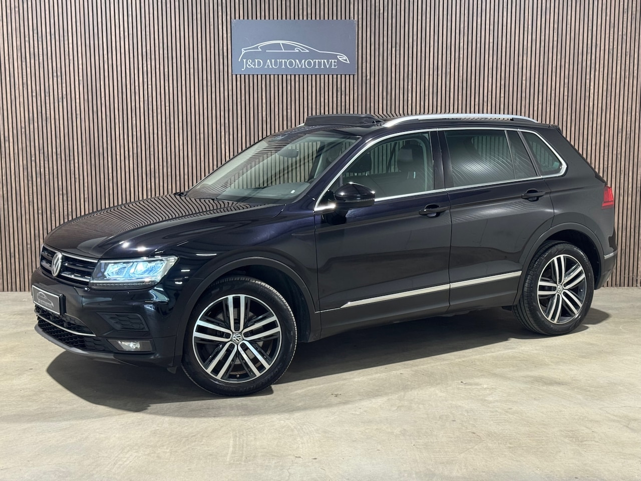 Volkswagen Tiguan - 2.0 TSI DSG Pano - AutoWereld.nl