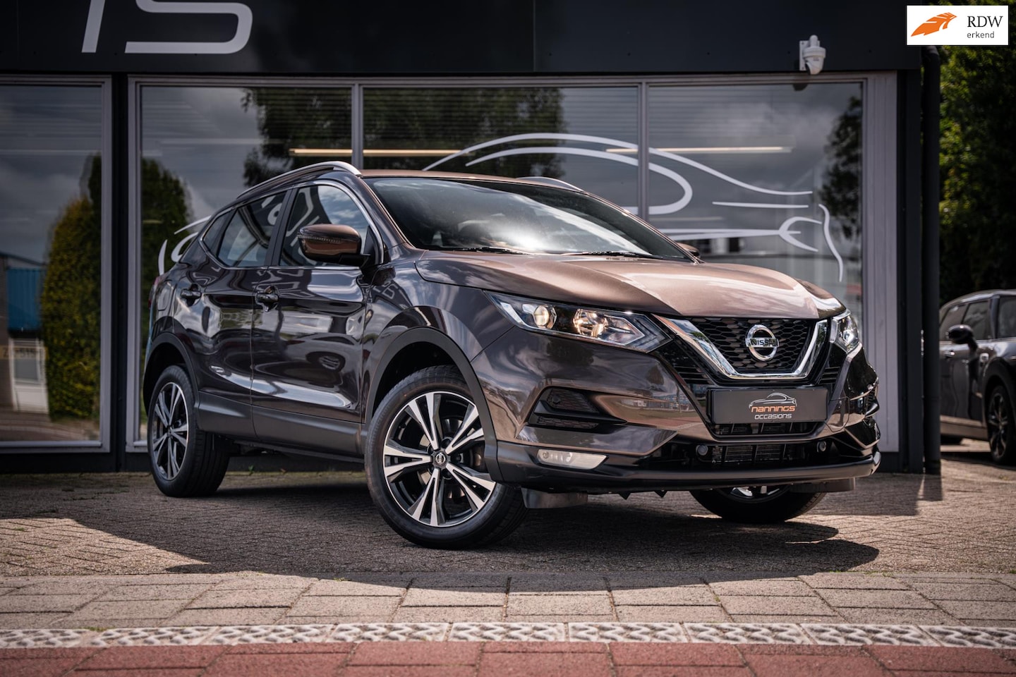 Nissan Qashqai - |Carplay|Trekhaak|Automaat|Camera|Cruise|Isofix - AutoWereld.nl