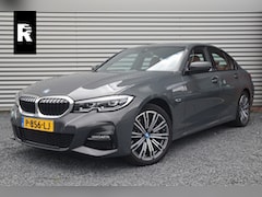 BMW 3-serie - M-Sport M Schaalstoelen / Dravit Grau / HiFi / Camera /