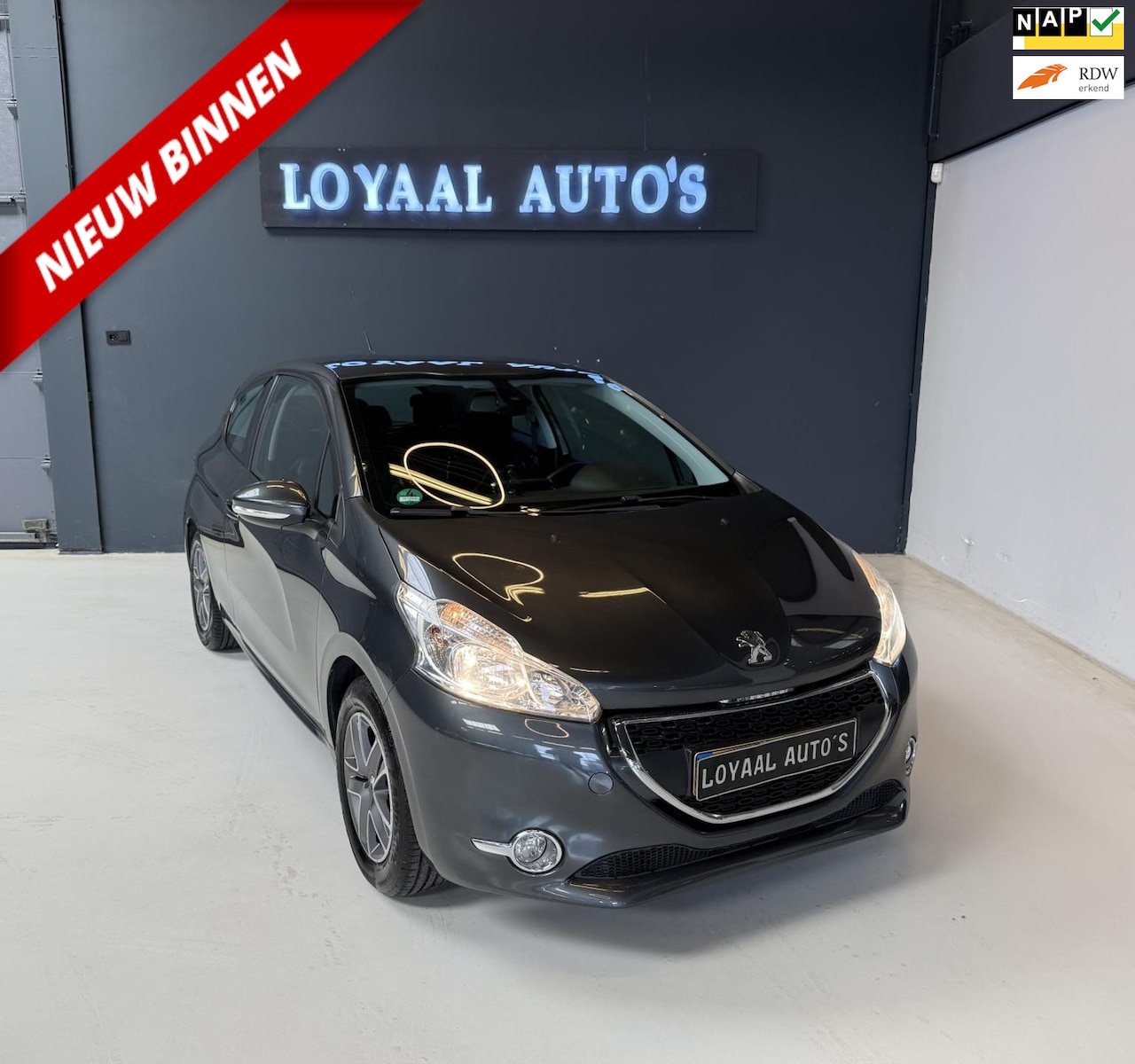 Peugeot 208 - 1.2 VTi Envy | TREKHAAK | NAVI | AIRCO | CRUISE | PDC | NAP | APK - AutoWereld.nl