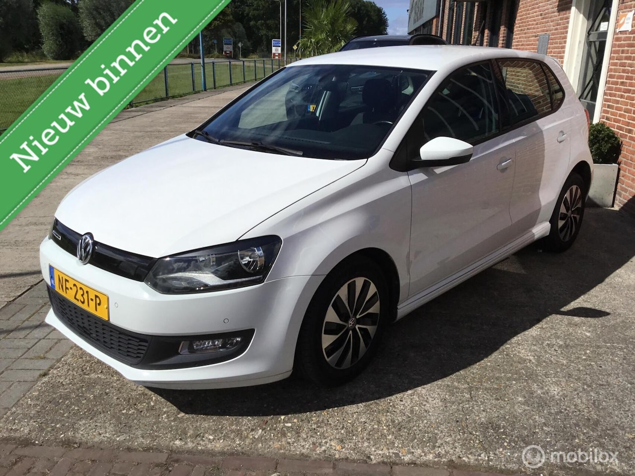 Volkswagen Polo - 1.0 Comfortline - 5 deurs - airco - AutoWereld.nl