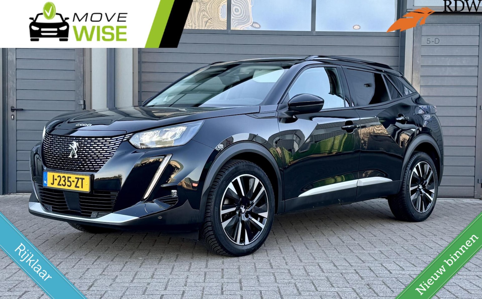 Peugeot 2008 - 1.2 130pk PureTech Blue Lease Allure | 125.000 km NAP | BJ 2020 | Adpt. Cruise | Apple Car - AutoWereld.nl