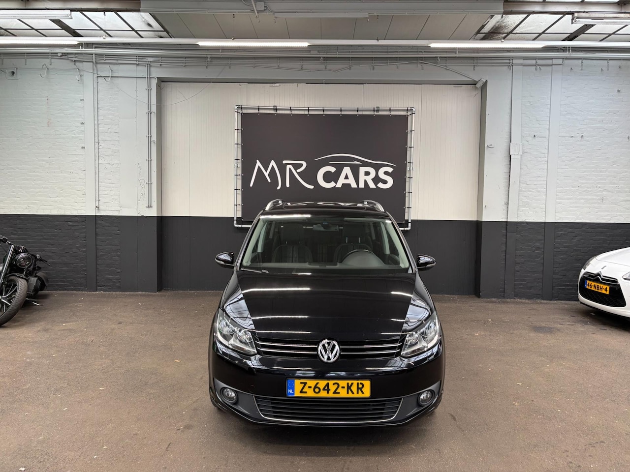 Volkswagen Touran - 1.6 TDI Highline Automaat/Dsg/Panodak/Climate. - AutoWereld.nl