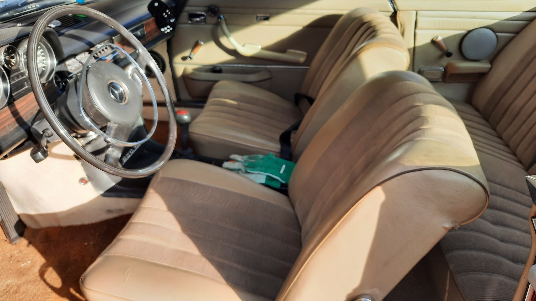Mercedes-Benz 200-280 (W115) - 250 C - AutoWereld.nl