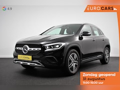 Mercedes-Benz GLA-Klasse - 200 163pk Automaat Progressive Premium | Panorama dak Half lederen bekleding Navigatie Cam