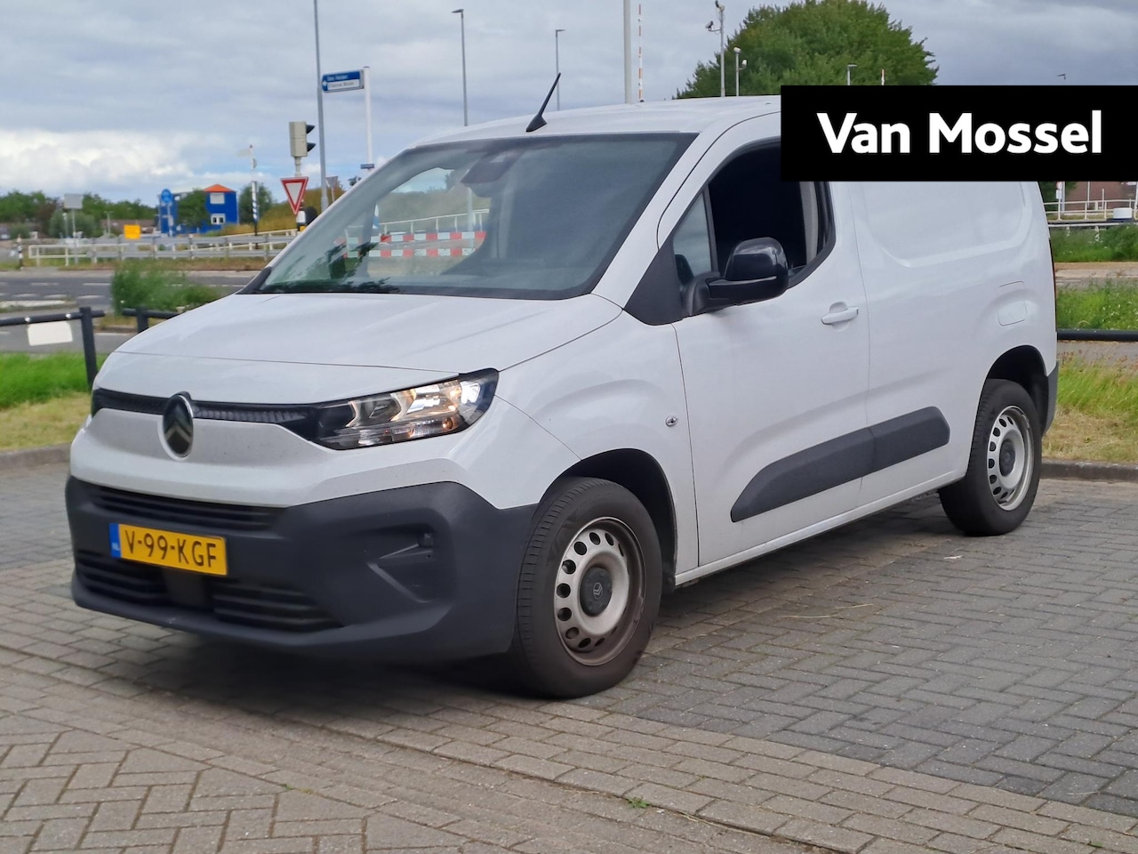 Citroën Berlingo - 1.5 BlueHDi 130 EAT8 S&S L1 Citroen Berlingo - AutoWereld.nl