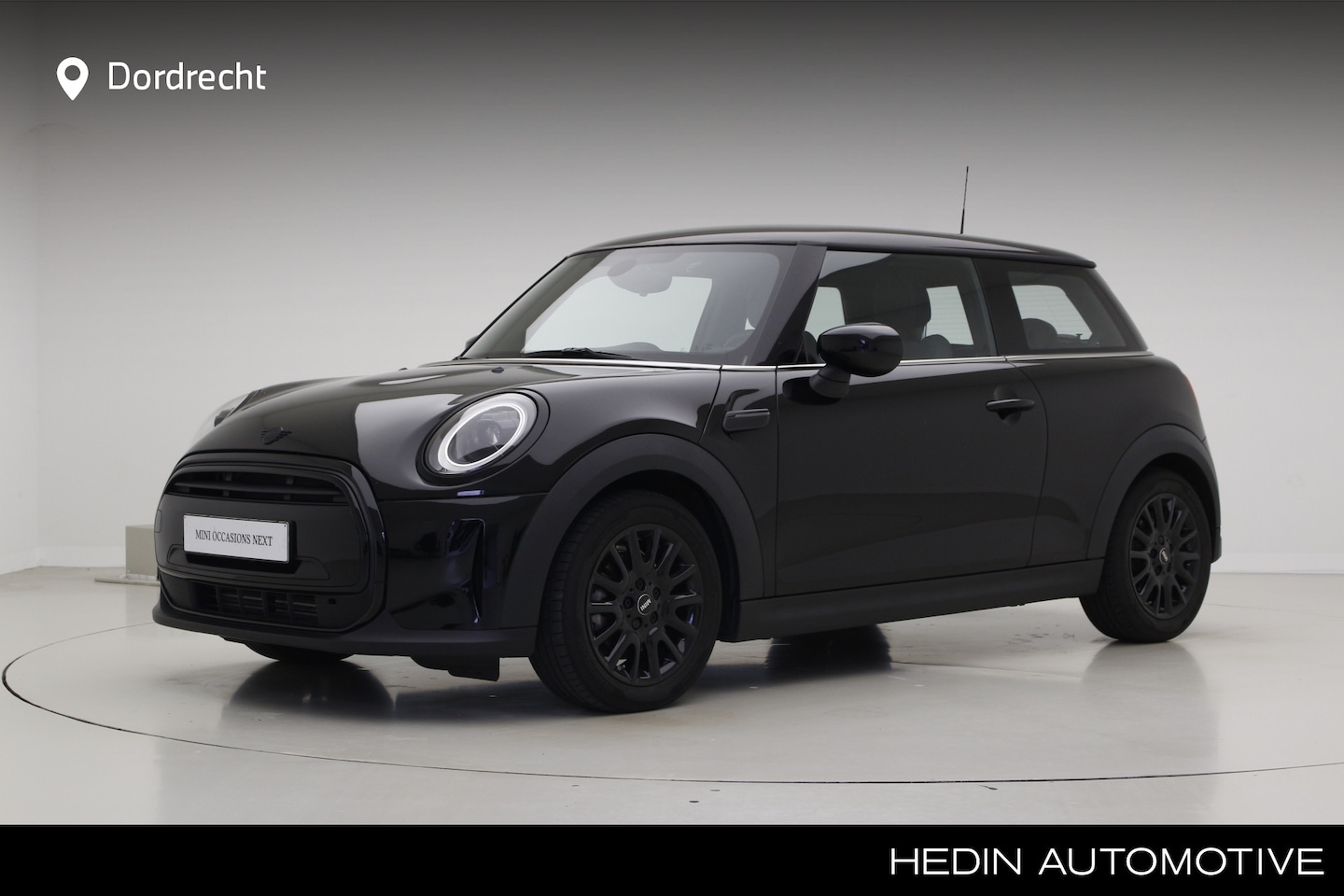 MINI Cooper - 3-deurs Business Edition | Piano Black exterior | Antr. Hemel | Sportstoelen - AutoWereld.nl