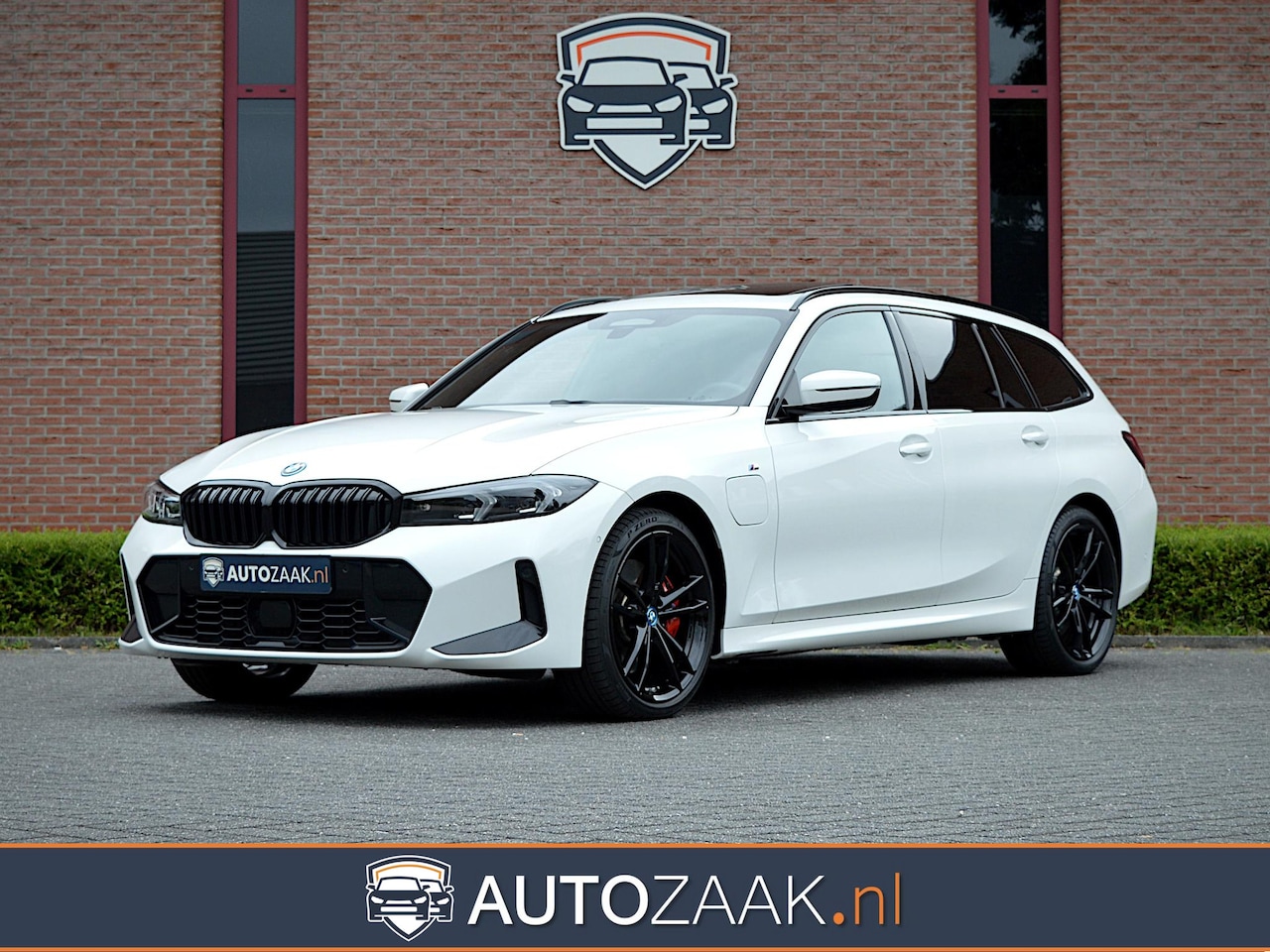BMW 3-serie Touring - 330e Touring M Sport Pro Innovation - AutoWereld.nl