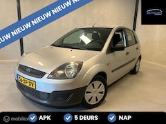 Ford Fiesta - 1.3-8V Champion | NW KOPPELING | AIRCO | ELEK RAMEN |
