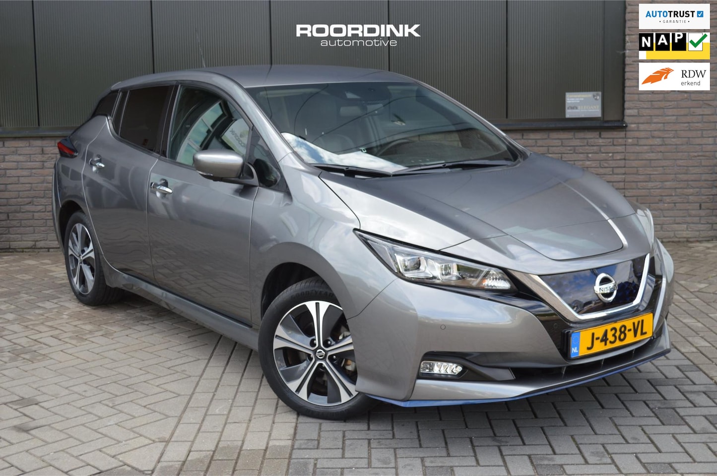 Nissan LEAF - 62 kWh|Leder|Clima|Camera|Blind-spot - AutoWereld.nl