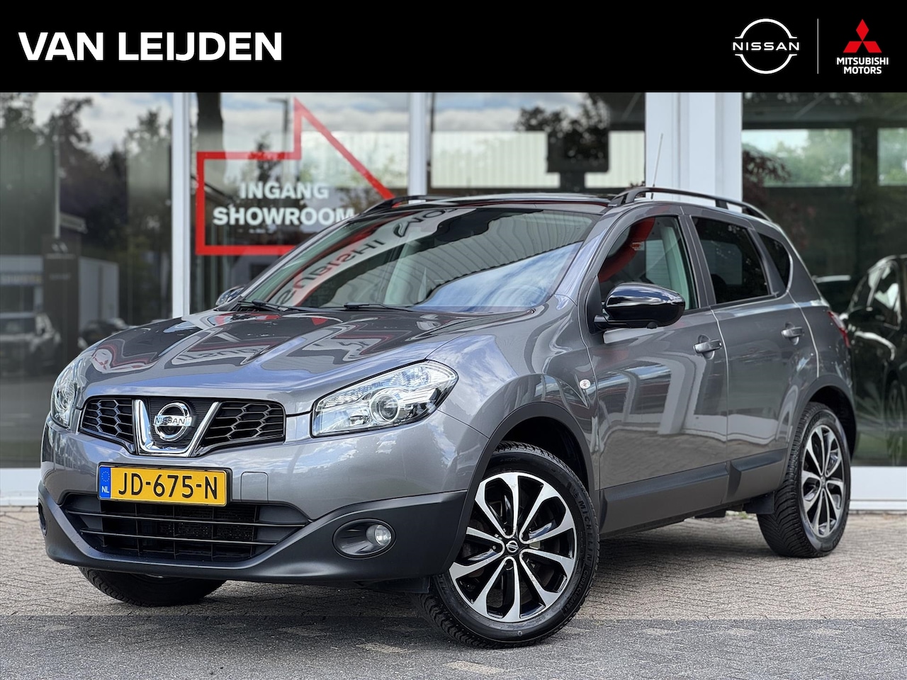 Nissan Qashqai - 1.6 117pk 360 | Trekhaak | Panoramadak | Navigatie | 360-camera | All-Season - AutoWereld.nl