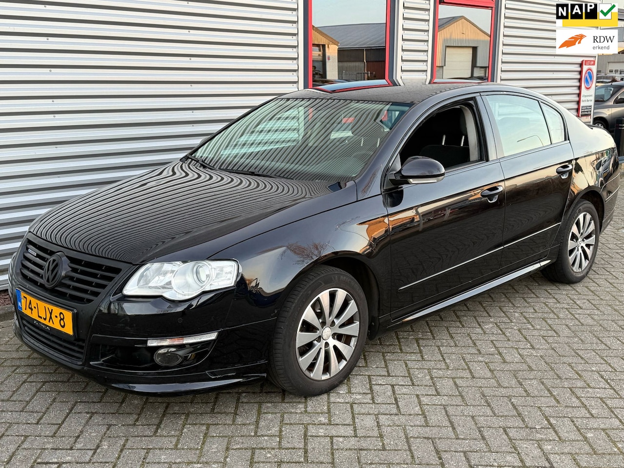 Volkswagen Passat - 1.6 TDI BlueMotion Sedan Euro 5 - AutoWereld.nl