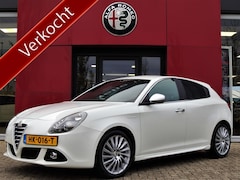 Alfa Romeo Giulietta - 1.4 T Exclusive TCT 170PK | 18" velgen | Navigatie