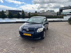 Toyota Auris - 1.6-16V Terra