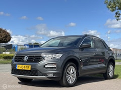 Volkswagen T-Roc - 1.5 TSI Style Business acc trekhaak Virtual Cockpit