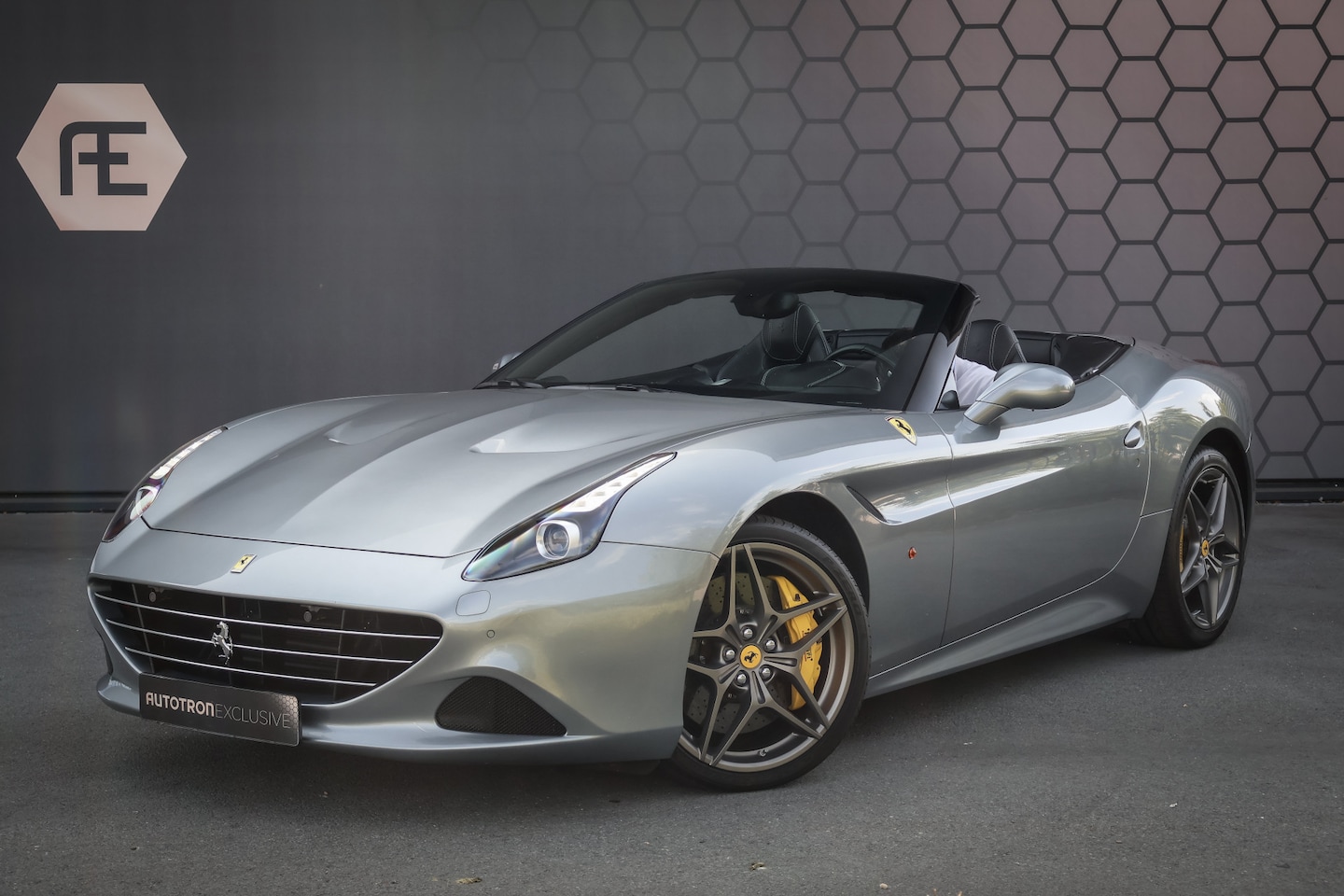 Ferrari California - 3.9 T HELE | NEW FERRARI SERVICE 36.489KM | APPLE CARPLAY | STOELVERWARMING | ELEKTRISCHE - AutoWereld.nl
