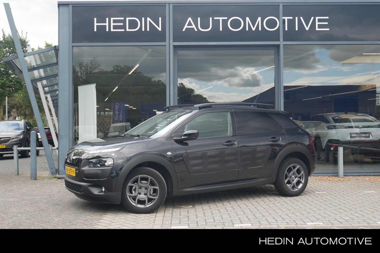 Citroën C4 Cactus - 1.2 PureTech Shine | Automaat | Navigatie | Airco | Cruise Control | Achteruitrijcamera | - AutoWereld.nl