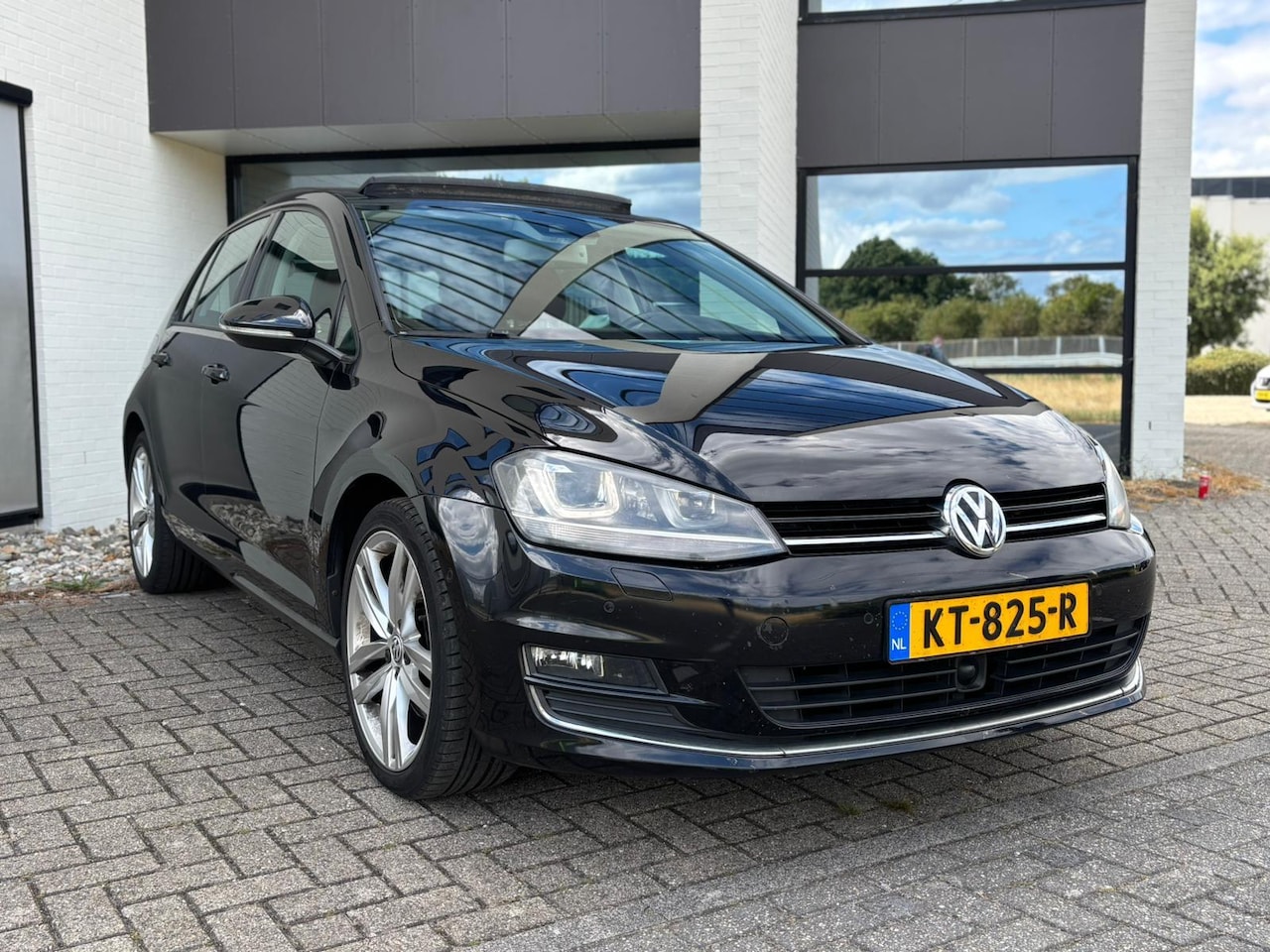 Volkswagen Golf - 1.4 TSI Highline COGNAKLEDER/ PANO / ELECTR STOELEN/CARPLAY/ LED/XENON / PDC / CAMERA / NW - AutoWereld.nl