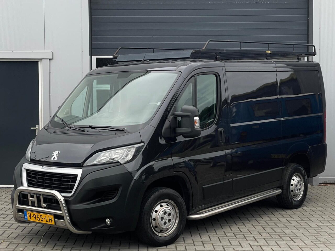 Peugeot Boxer - 330 2.0 BlueHDI L1H1 Pro | Marge | Navi | Cruise control | Camera | PDC | Trekhaak - AutoWereld.nl