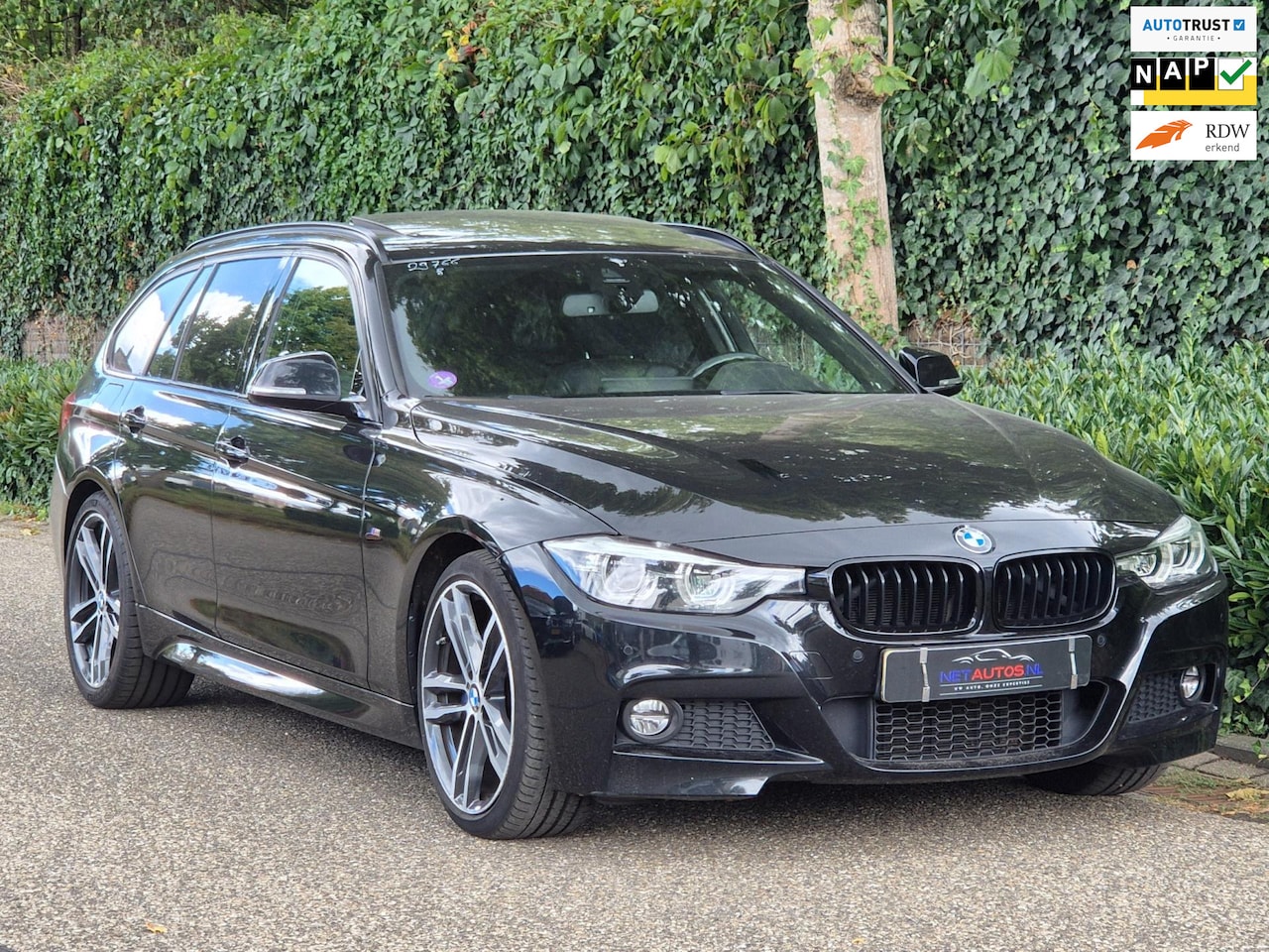 BMW 3-serie Touring - 320i M Sport Edition BTW AUTO !! Panorama Apple CarPlay 19inch NAP NL Garantie mog. - AutoWereld.nl