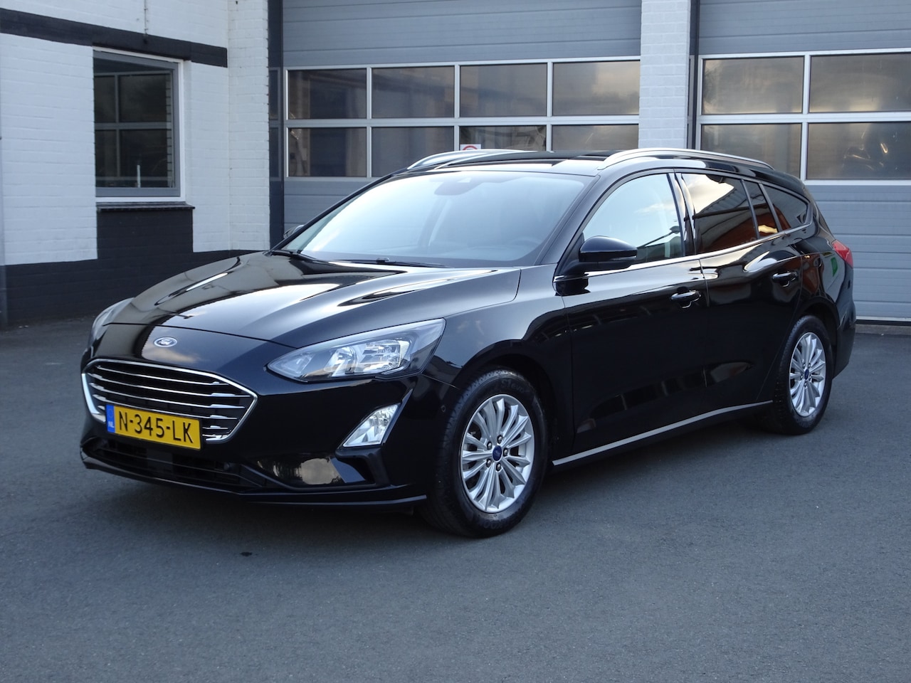 Ford Focus Wagon - 1.0 EcoBoost Hybrid Titanium X Business Automatische airco, navigatie, achteruitrij camera - AutoWereld.nl