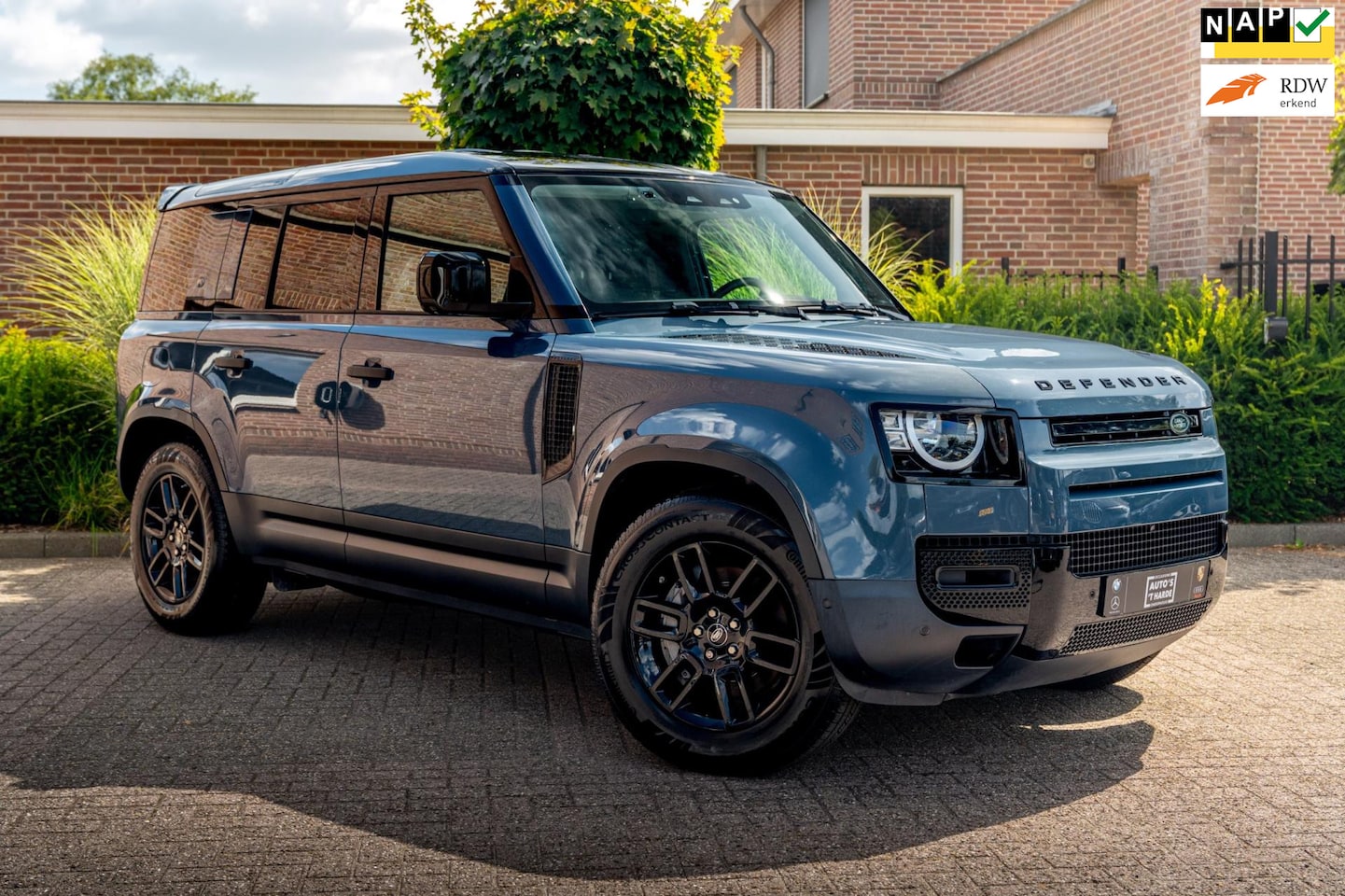 Land Rover Defender 110 - 3.0 P400 S 5 Persoons Luchtvering Trekhaak LED Camera Urban 19'' - AutoWereld.nl