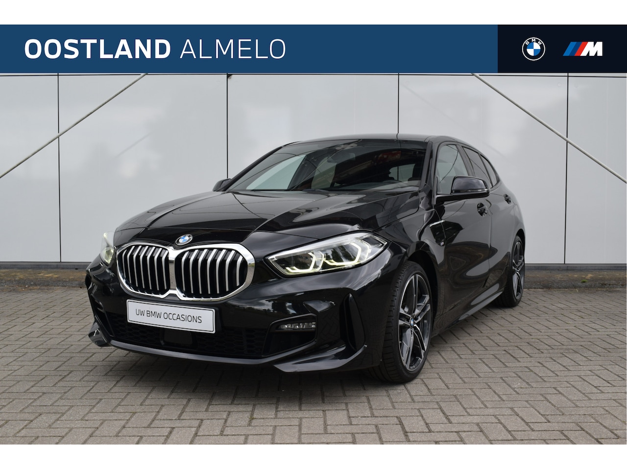 BMW 1-serie - 118i Executive M Sport Automaat / Sportstoelen / Achteruitrijcamera / LED / M Sportonderst - AutoWereld.nl