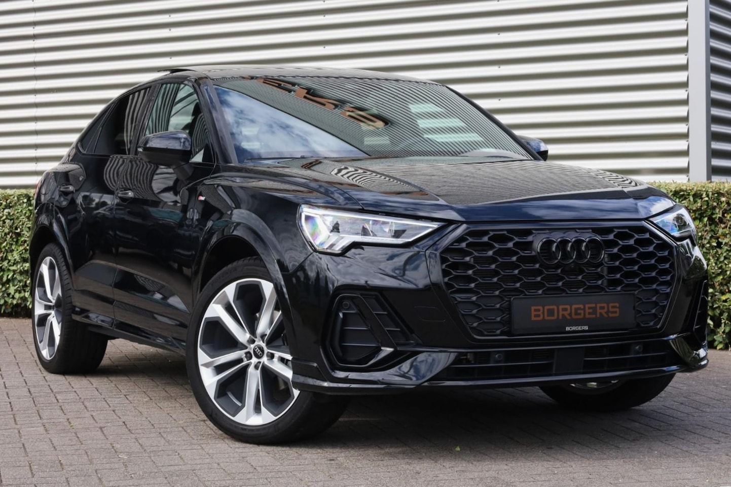 Audi Q3 Sportback - 35 TFSI Pano.dak l Trekhaak l Sonos l Standkachel - AutoWereld.nl