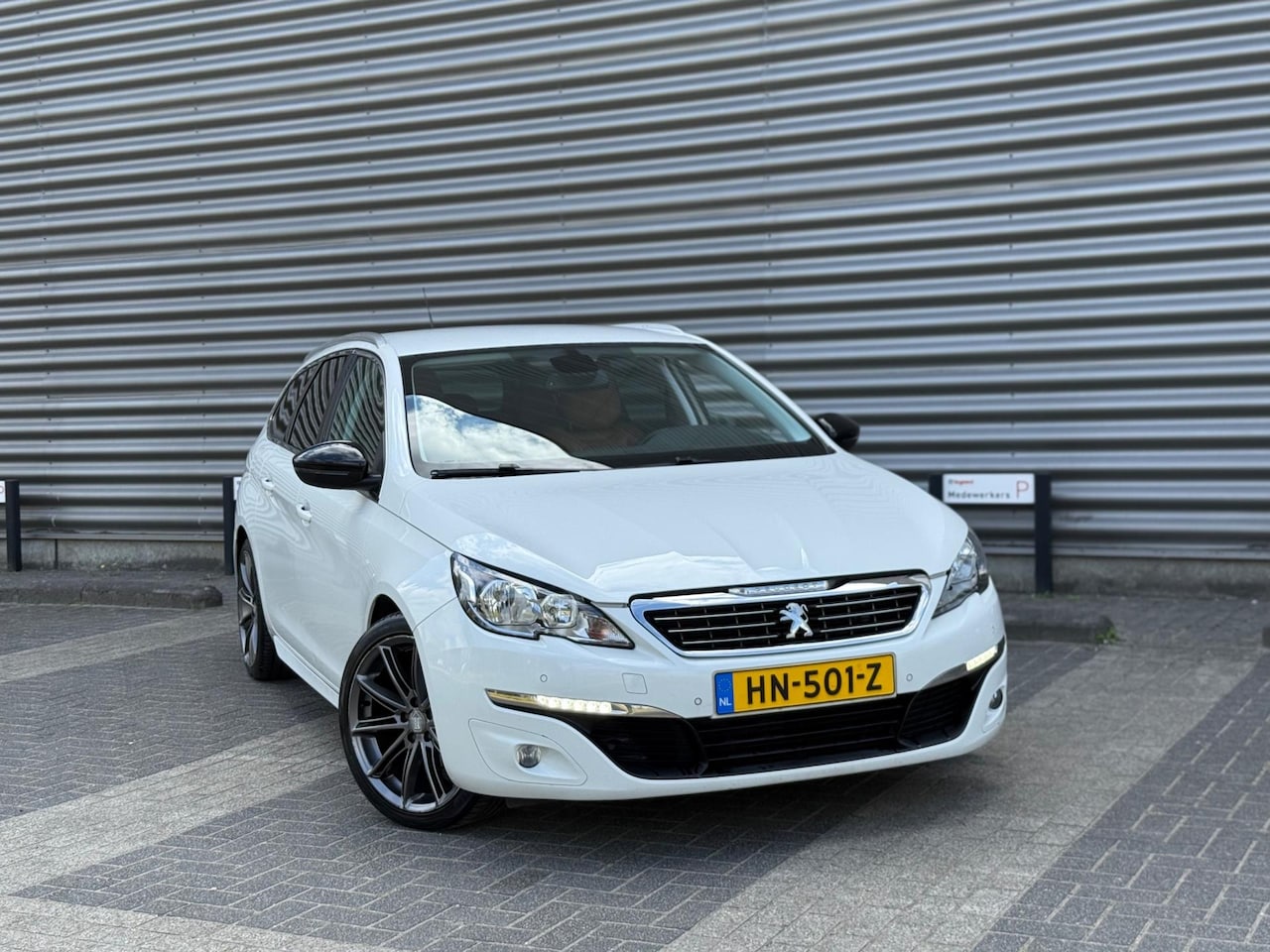 Peugeot 308 SW - 1.6 BlueHDI Premium (bj 2015) Euro6|Leer|Led|GT Pack - AutoWereld.nl