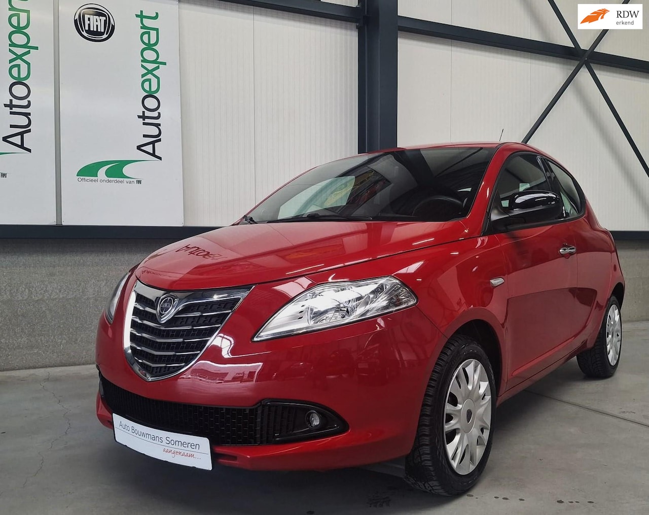 Lancia Y(psilon) - Ypsilon 1.2 "NERO ROSSO" - AIRCO / 1E EIGENARESSE !! / UNIEK 37563 KM !! - AutoWereld.nl
