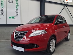 Lancia Y(psilon) - Ypsilon 1.2 "NERO ROSSO" - AIRCO / 1E EIGENARESSE / UNIEK 37563 KM