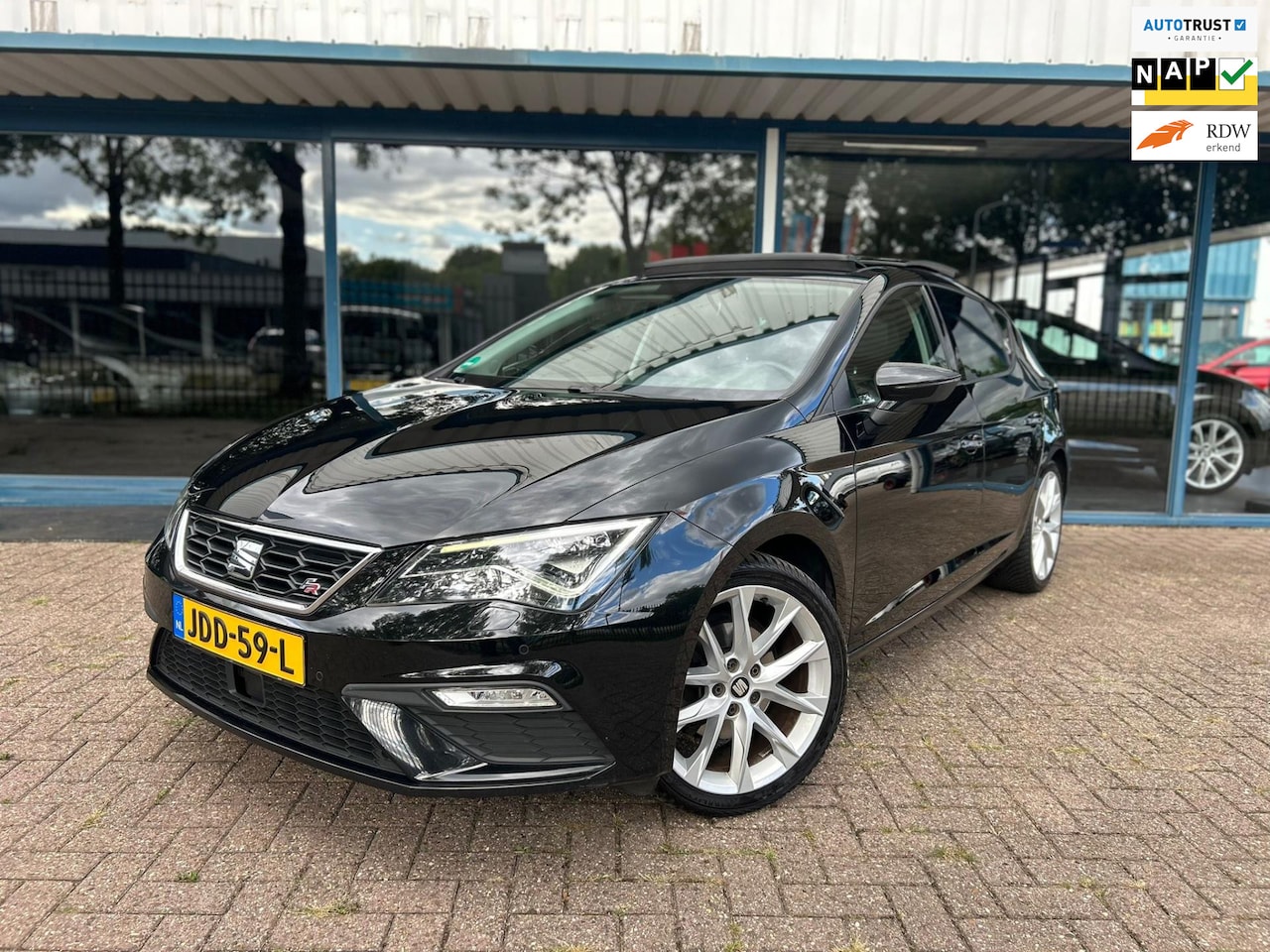 SEAT Leon - 1.4 EcoTSI FR|Alcantara|Pano|Led|DAB|PDC - AutoWereld.nl
