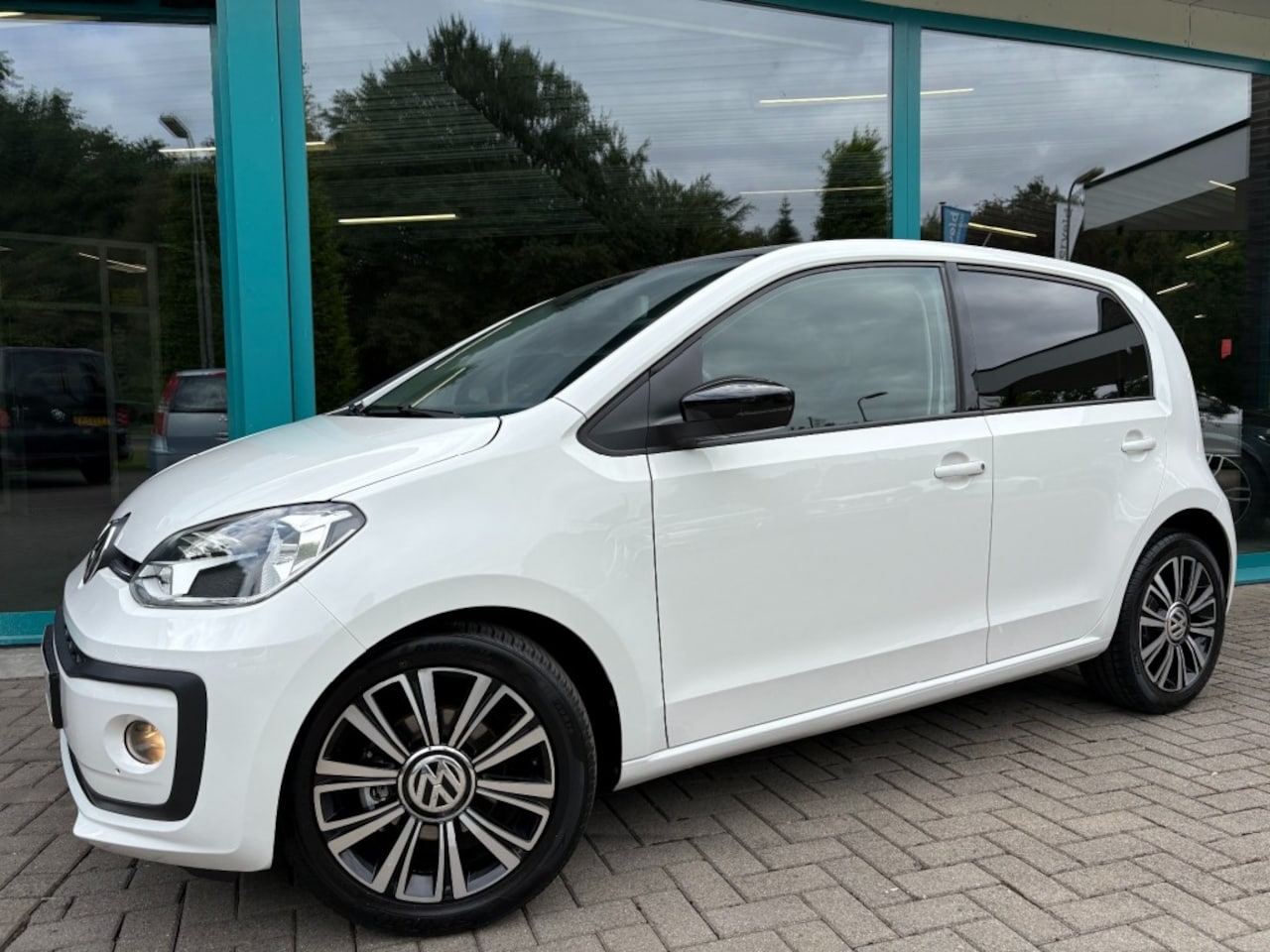 Volkswagen Up! - HIGH UP! Climate, Cruise, LED, PDC, 16 - AutoWereld.nl