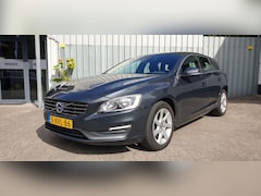 Volvo V60 - 1.6 T3 MOMENTUM