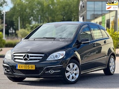 Mercedes-Benz B-klasse - 200 | Automaat | Panoramadak | Navigatie | Leder stoelen | Parkeersensoren | Stoelverwarmi