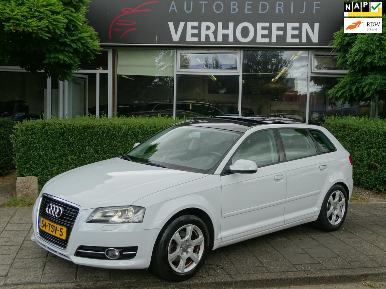 Audi A3 Sportback - 1.2 TFSI Ambition Advance - PANORAMA - XENON - CRUISE / CLIMATE CONTR - AUX ! - AutoWereld.nl