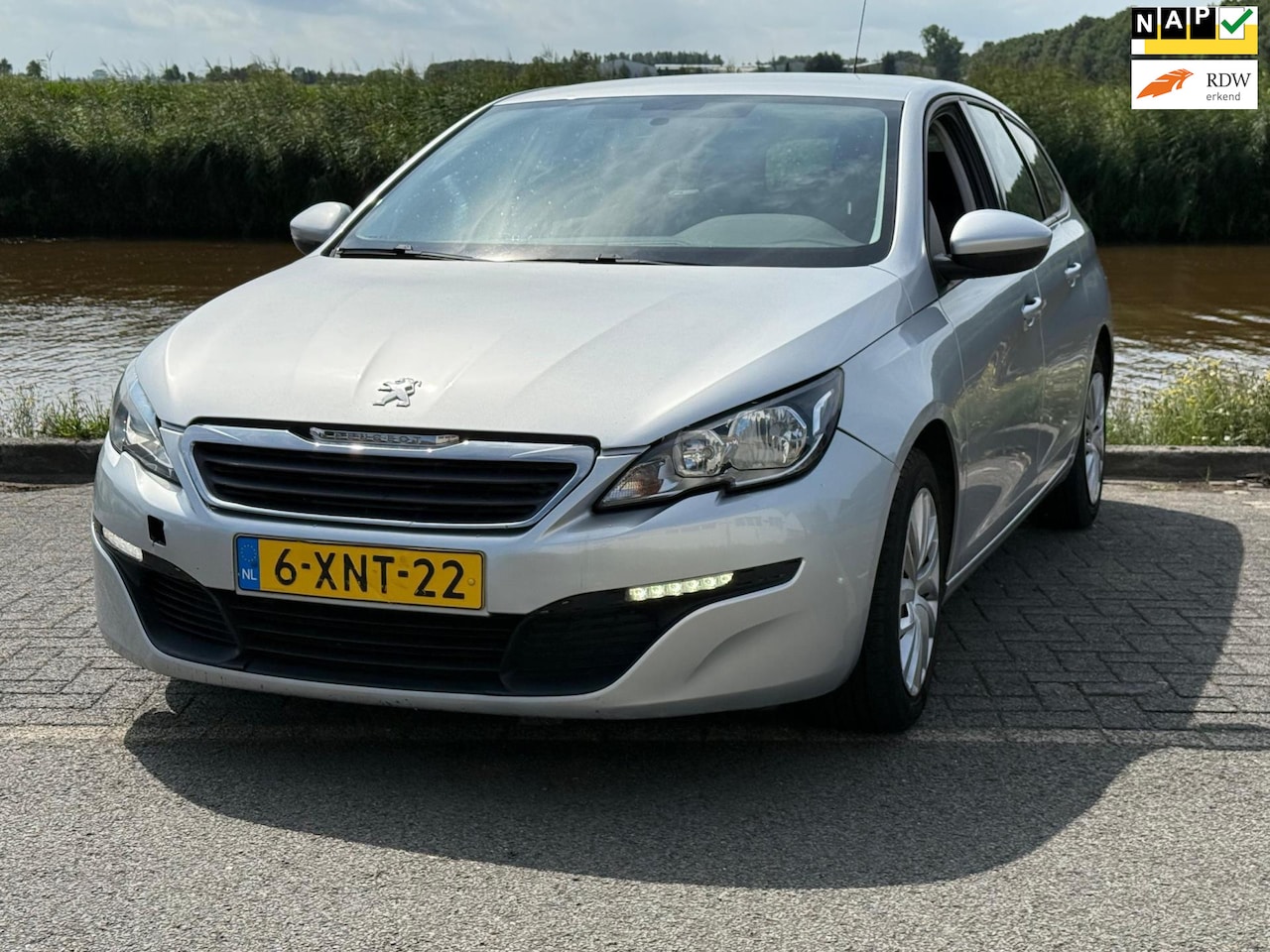 Peugeot 308 SW - 1.2 e-THP Blue Lease 1.2 e-THP Blue Lease - AutoWereld.nl