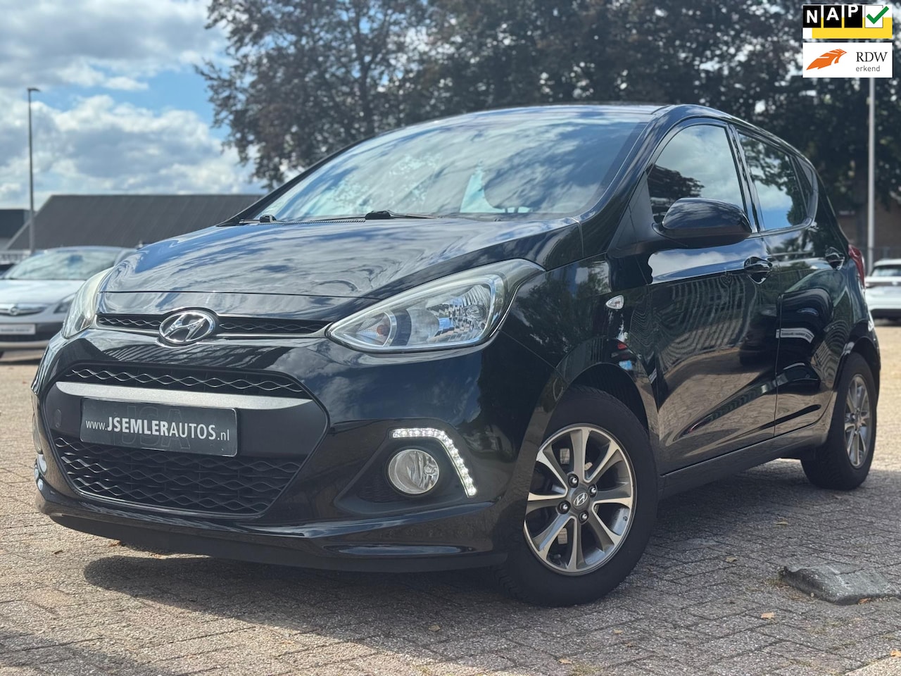 Hyundai i10 - 1.0i FIFA World Cup AIRCO STUUR/STOELVERW. APK 04-2027 - AutoWereld.nl