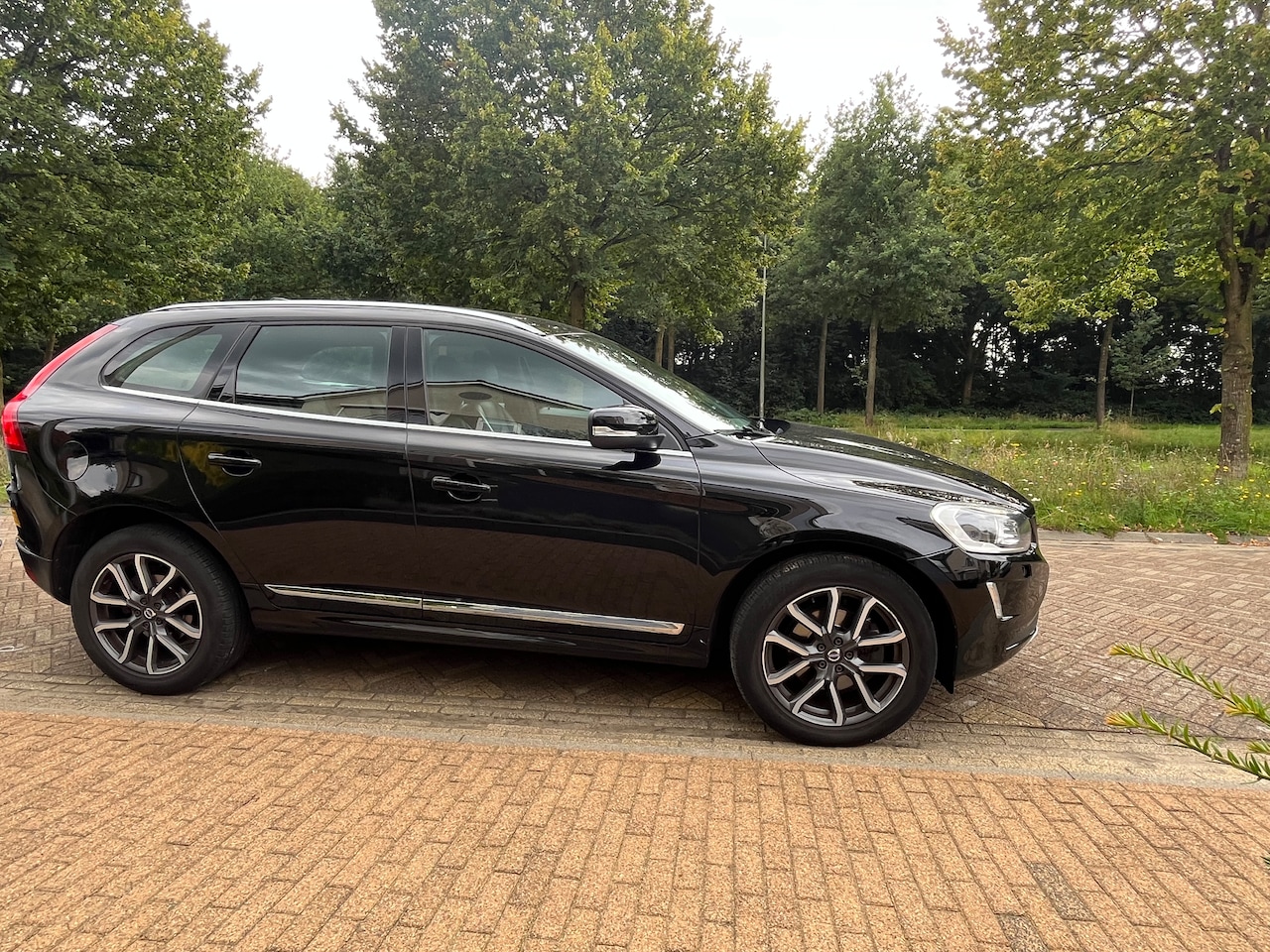 Volvo XC60 - 2.0 D4 FWD Momentum - AutoWereld.nl