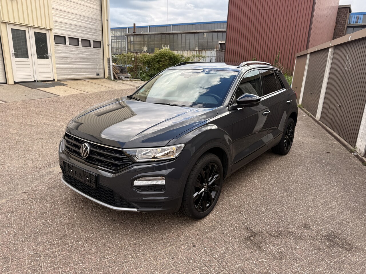 Volkswagen T-Roc - 1.0 TSI Style Business 1.0 TSI Style Business - AutoWereld.nl