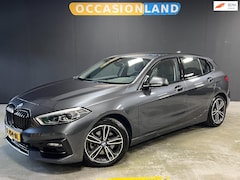 BMW 1-serie - 118i Executive M-Edition AUT|CARPLAY|CAMERA+PDC