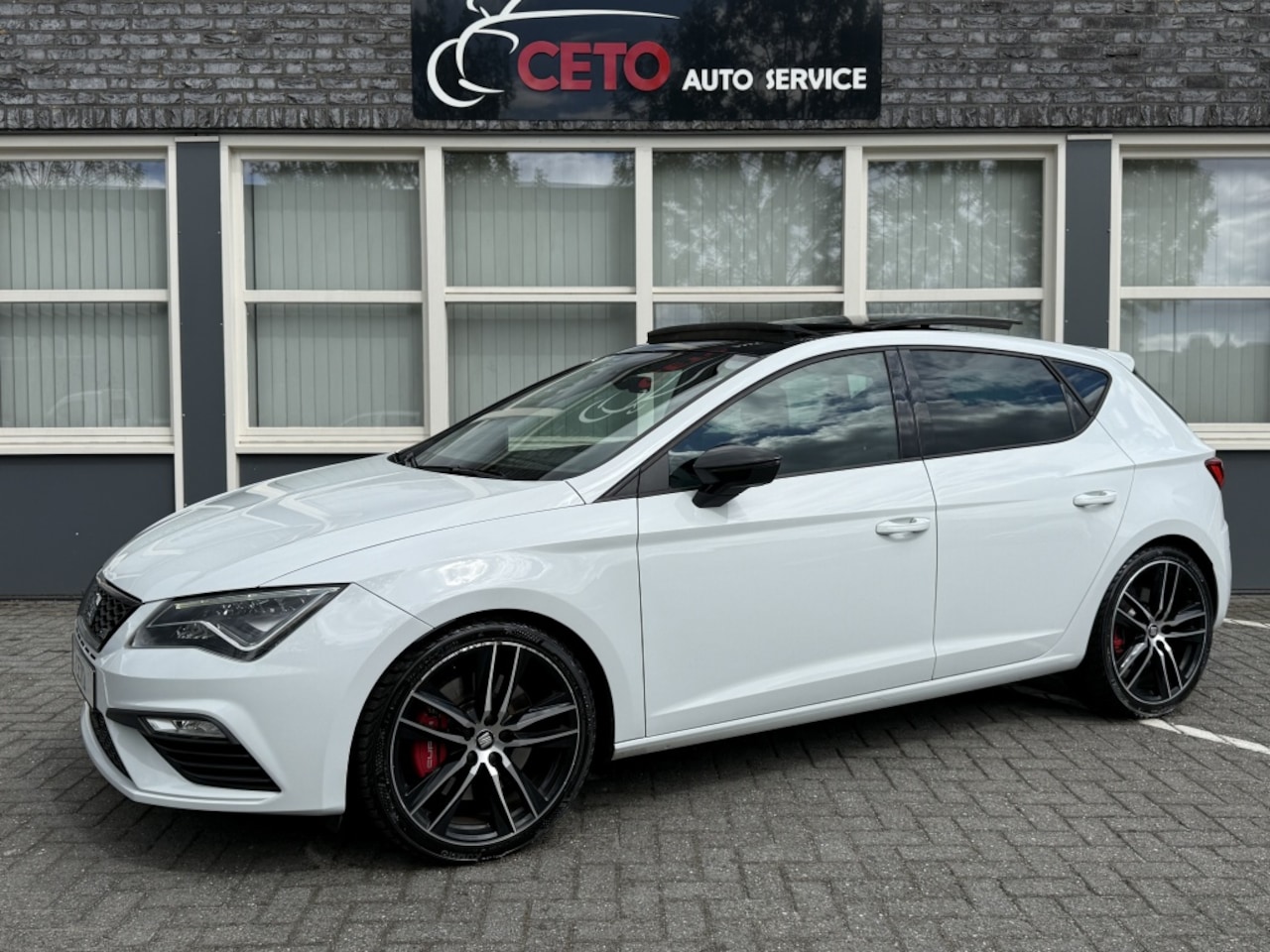 SEAT Leon - 2.0 TSI CUPRA 300 2.0 TSI CUPRA 300 PANO - AutoWereld.nl