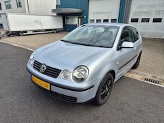 Volkswagen Polo - 1.4-16V Comfortline Apk 01-26